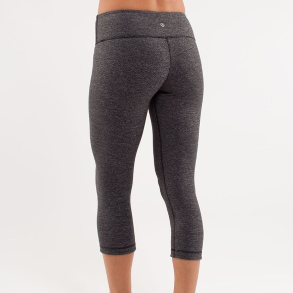 EUC reversible lululemon Wunder Under Crop - Picture 3 of 4